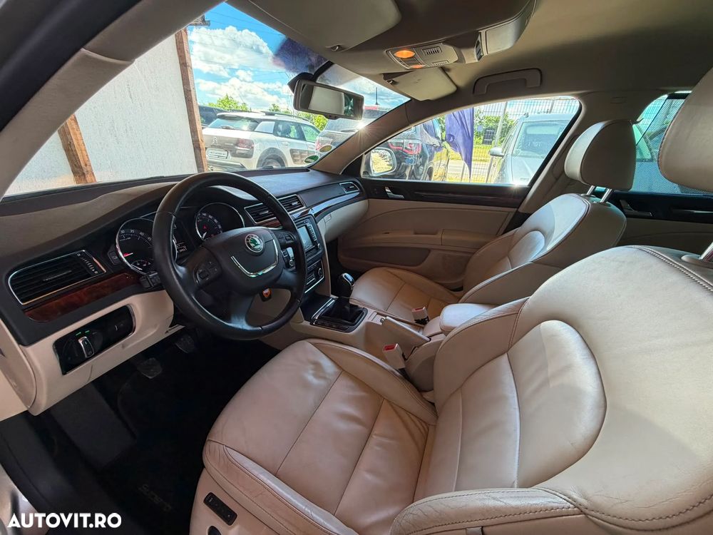 Skoda Superb 2.0 TDI Elegance - 17