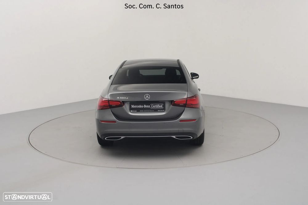 Mercedes-Benz A 180 Limousine d Progressive Aut. - 7