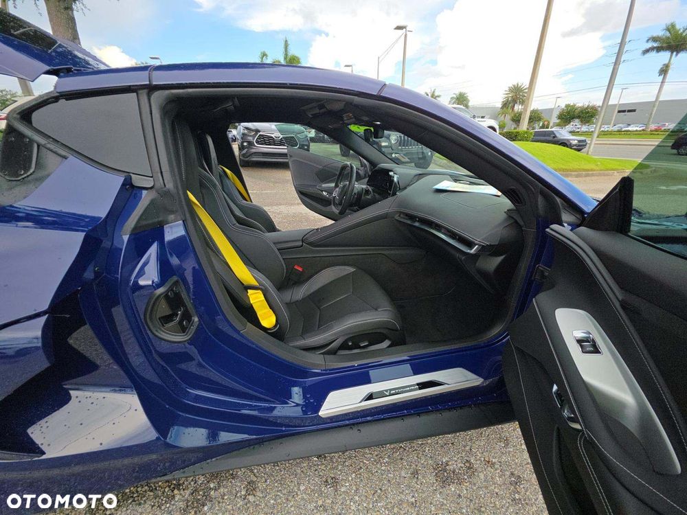 Chevrolet Corvette - 13