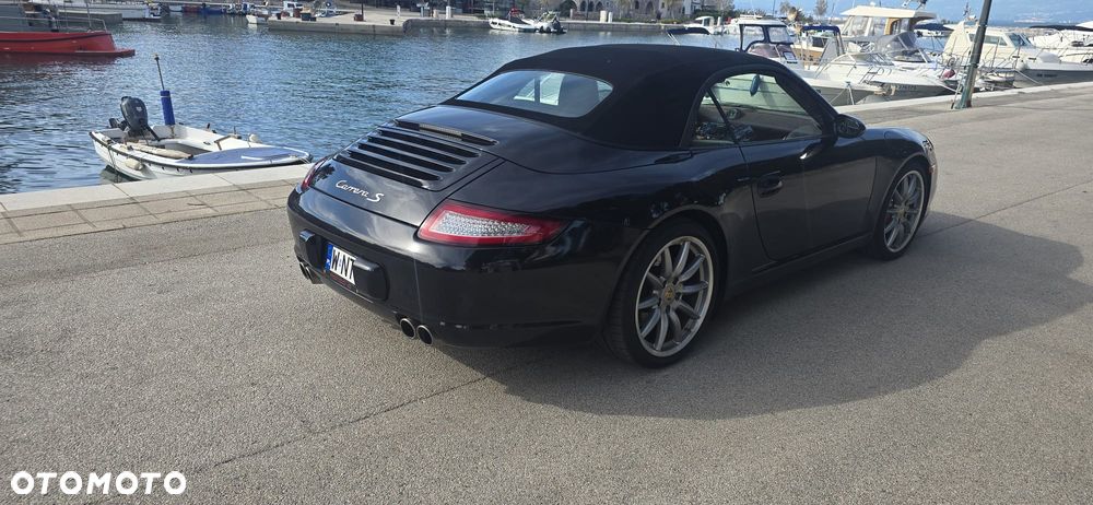 Porsche 911 Carrera S - 4