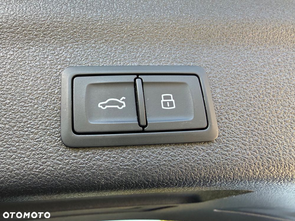 Audi A6 Avant 55 TFSI e quattro S tronic S line - 25