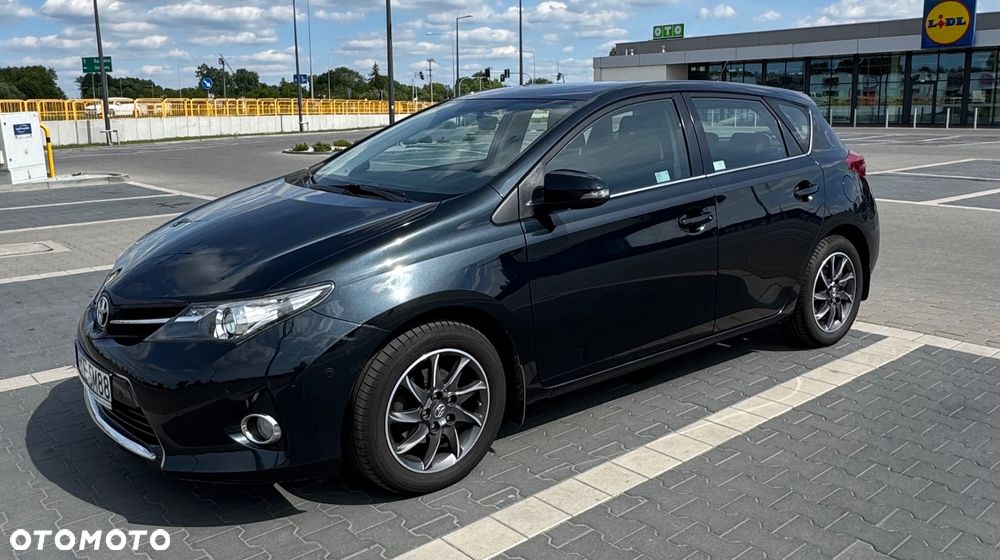 Toyota Auris 1.6 Premium + - 10
