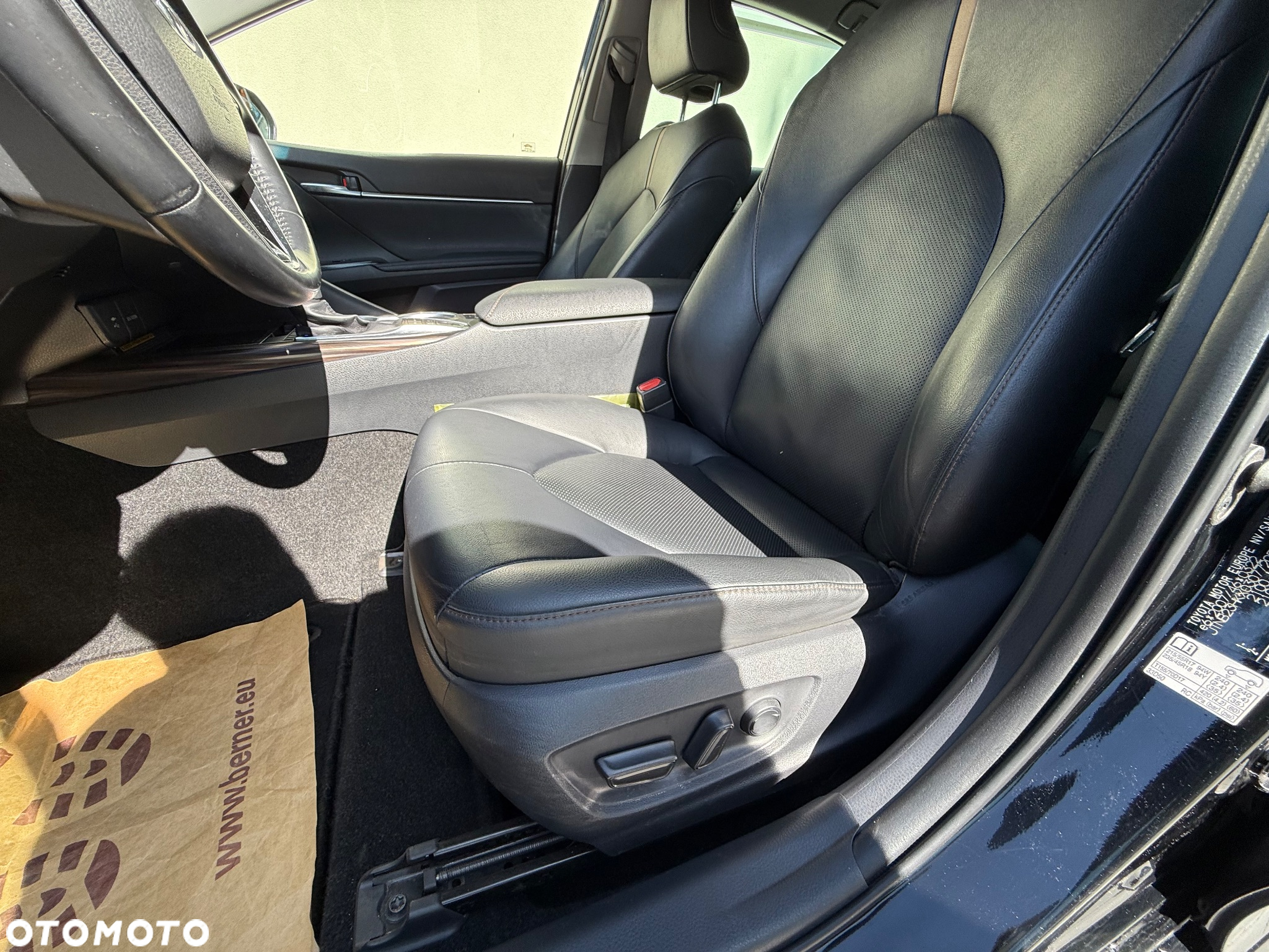 Toyota Camry 2.5 Hybrid Executive CVT - 34