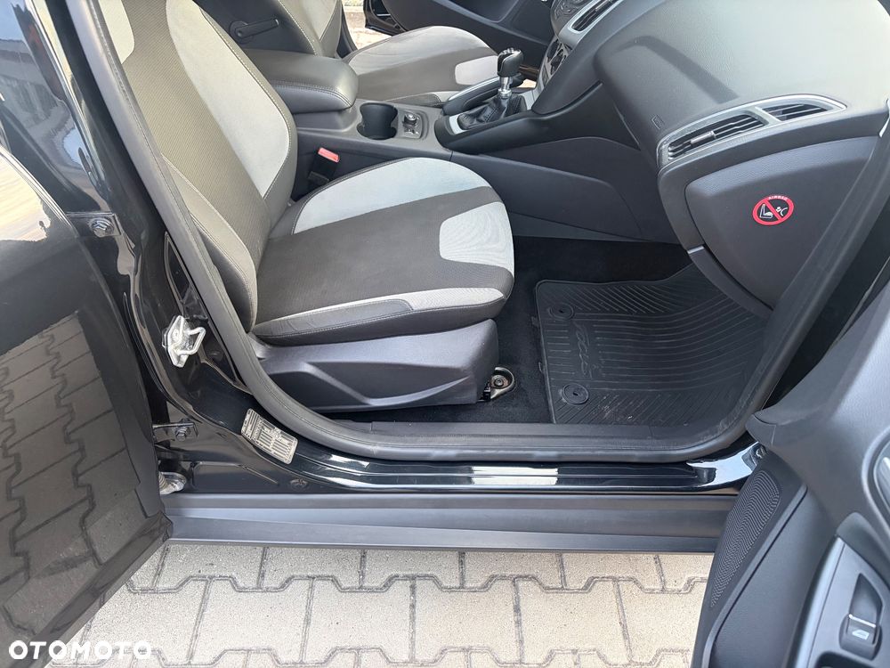 Ford Focus 1.6 EcoBoost Trend - 16