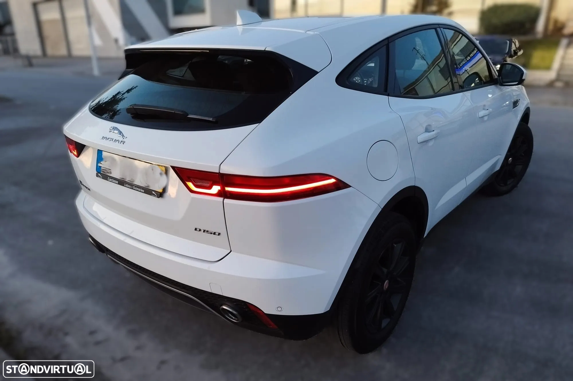 Jaguar E-Pace 2.0 i4D - 3