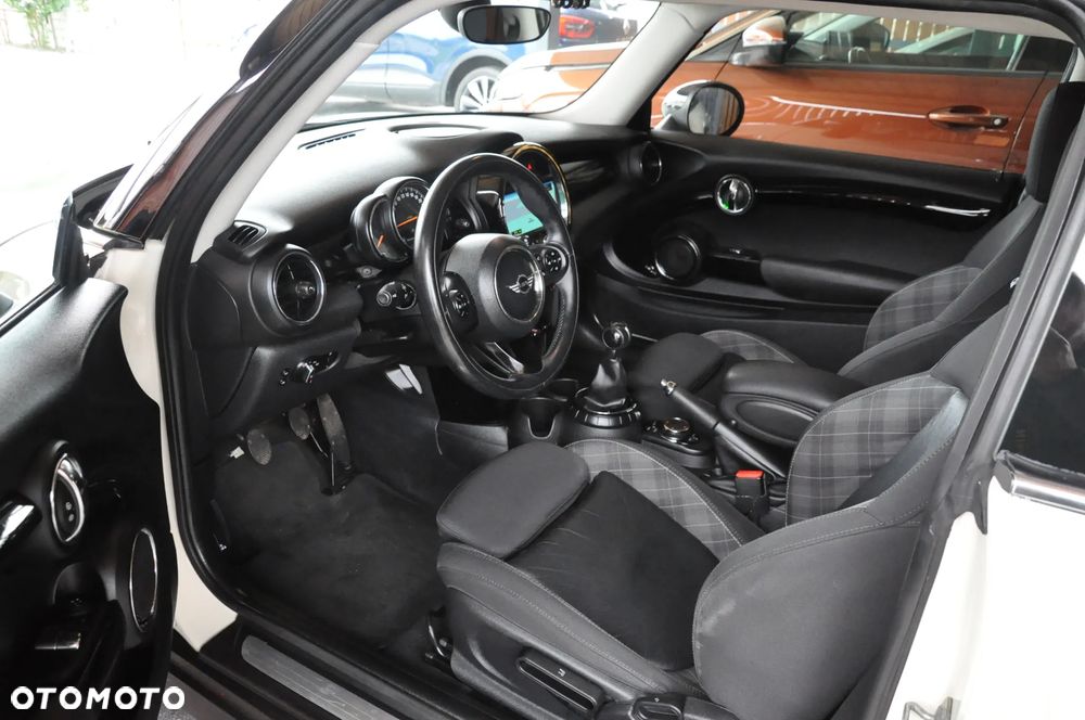 MINI Cooper John Works Trim - 21
