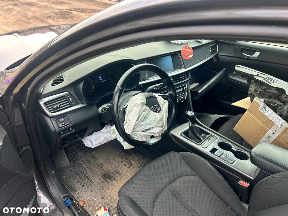 Kia Optima 2.0 L - 16