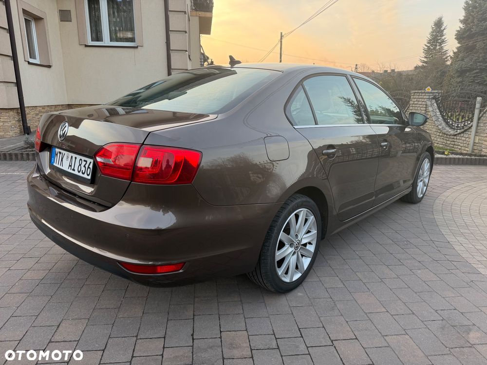 Volkswagen Jetta 1.6 TDI Life - 4