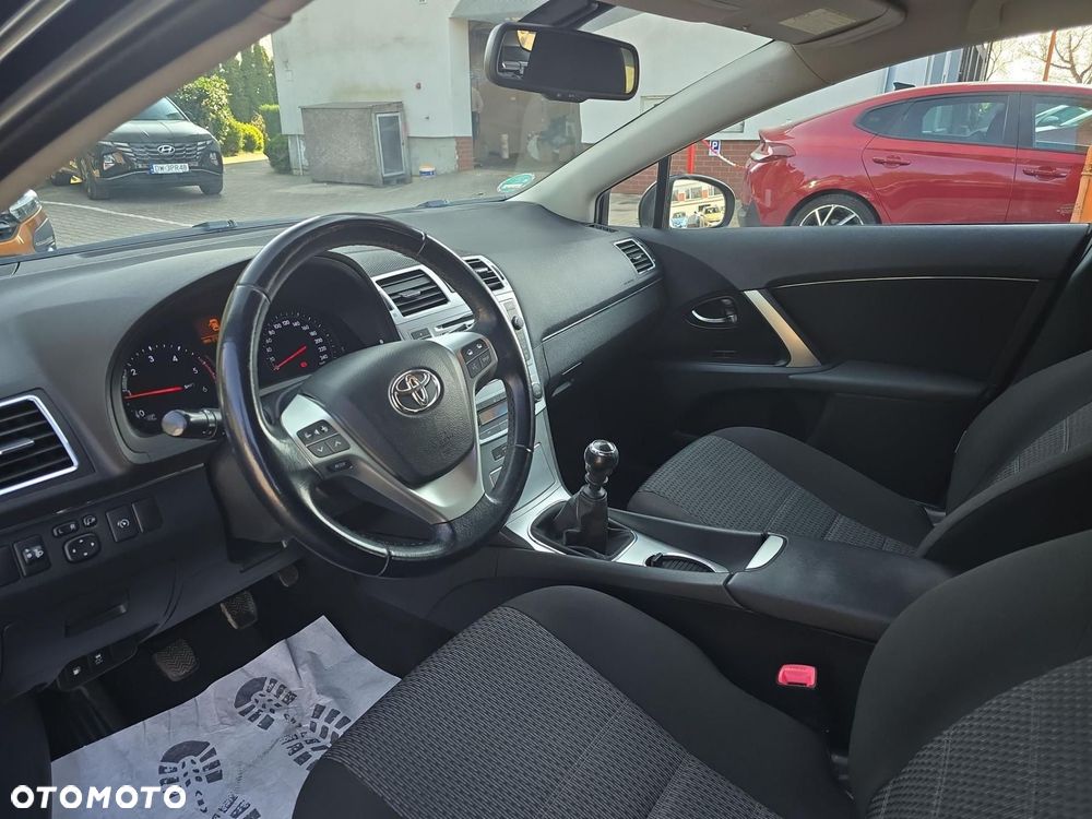 Toyota Avensis 2.0 D-4D Sol - 11