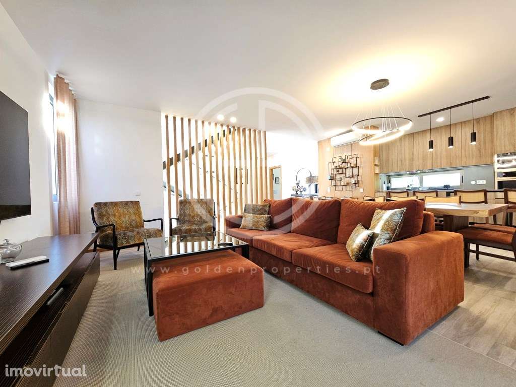 Moradia T5 Individual semi-nova em Alcantarilha, Silves - Grande imagem: 4/48