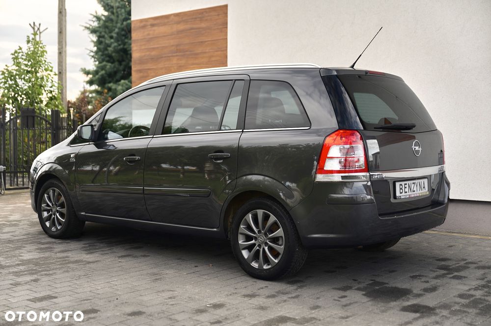 Opel Zafira 1.6 - 10