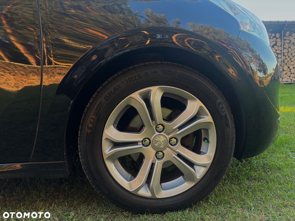 Peugeot 208 1.2 PureTech Allure - 11