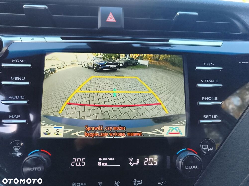 Toyota Camry 2.5 Hybrid Executive CVT - 25