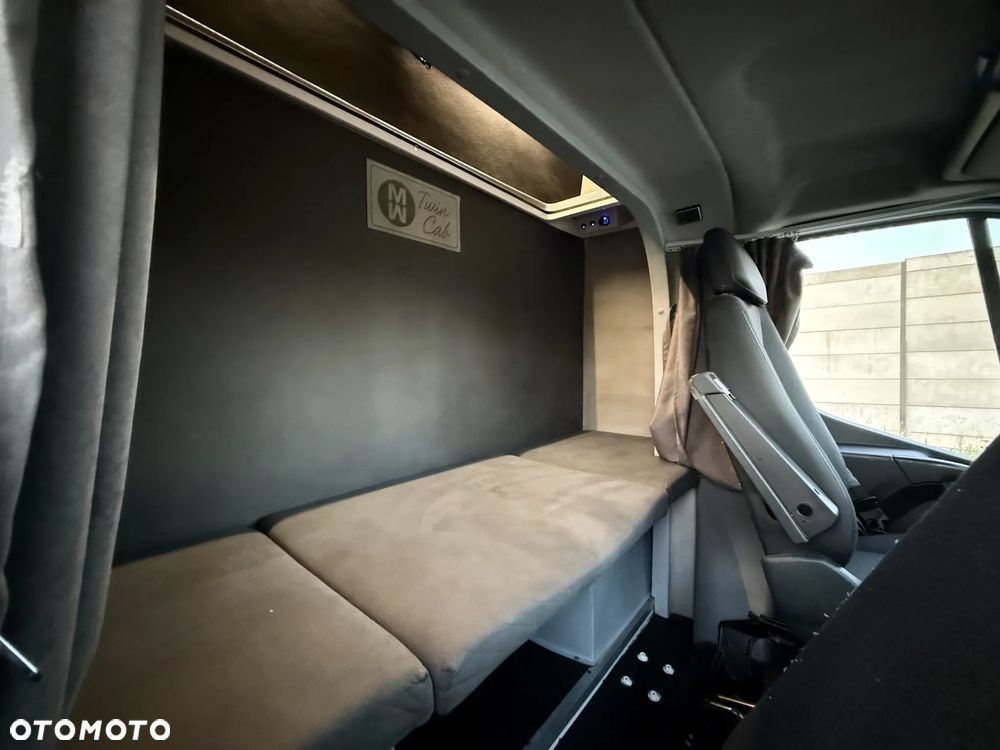 Renault Master III - 16