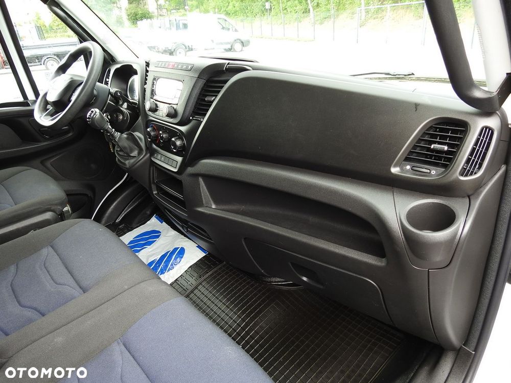 Iveco DAILY 35C14 KONTENER 8 PALET TEMPOMAT KLIMATYZACJA  BLIŹNIACZE KOŁA  140KM - 36
