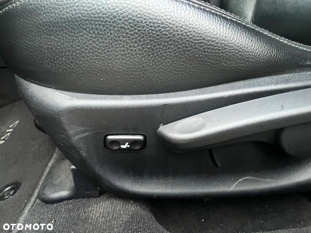 Toyota Avensis 1.6 Premium - 15