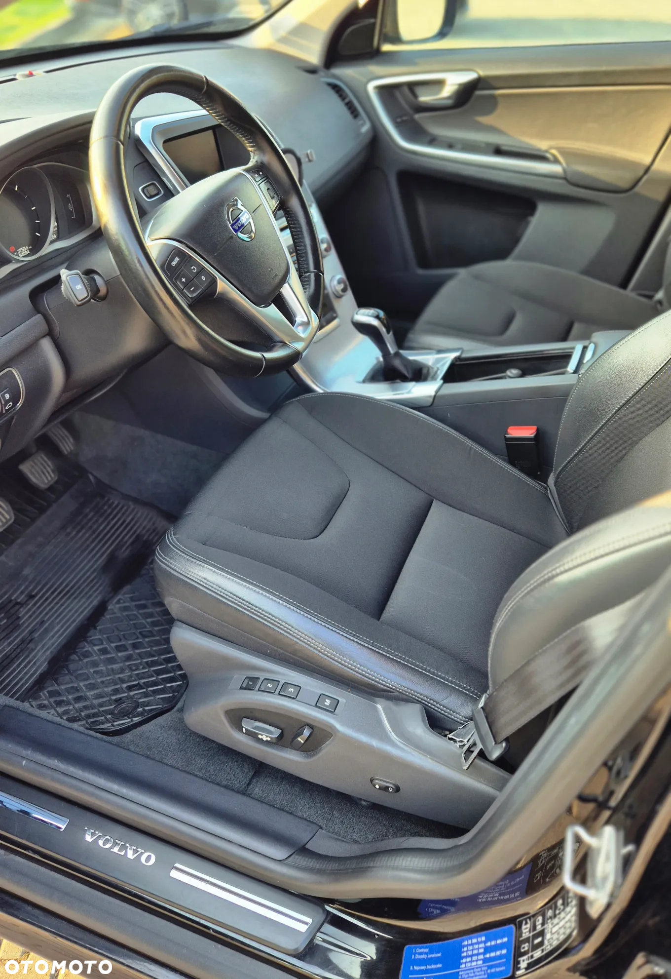 Volvo XC 60 D3 Momentum - 25