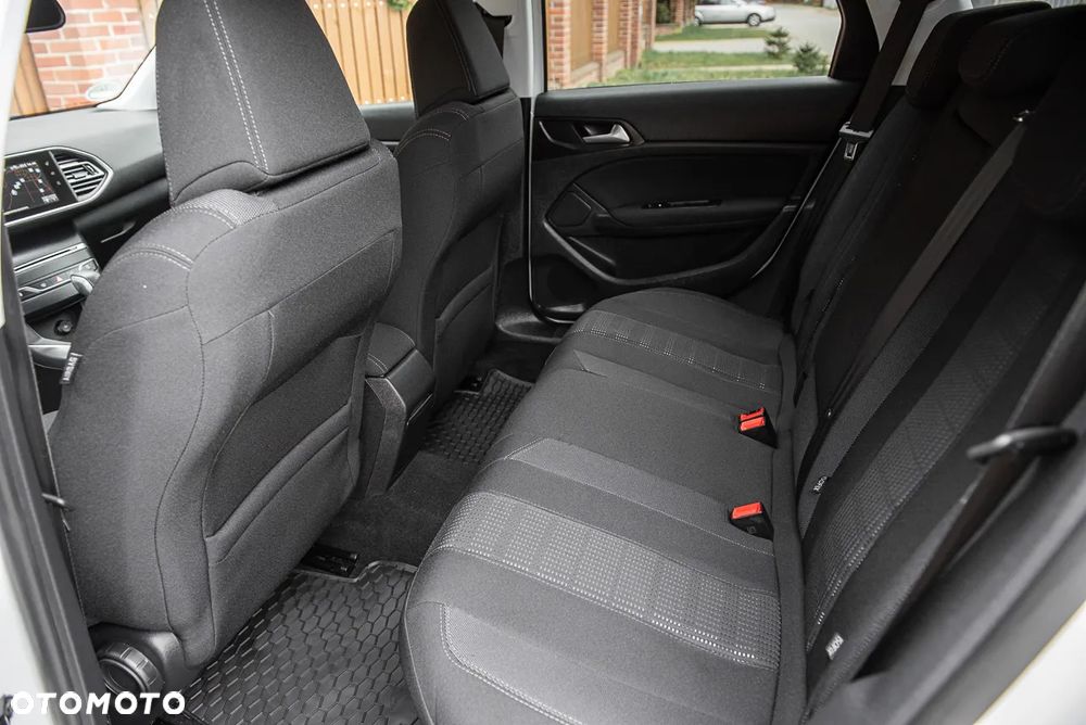 Peugeot 308 BlueHDi 150 Automatik Stop & Start Allure - 23
