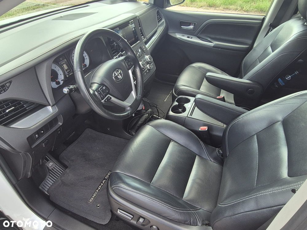 Toyota Sienna 3.5 V6 SE - 9
