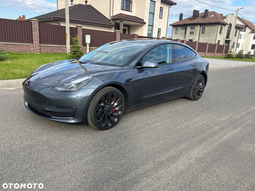 Tesla Model 3 Langstreckenbatterie Allradantrieb Dual Motor - 1