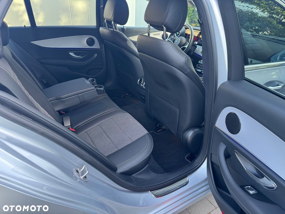 Mercedes-Benz Klasa E 220 d T 9G-TRONIC Avantgarde - 36