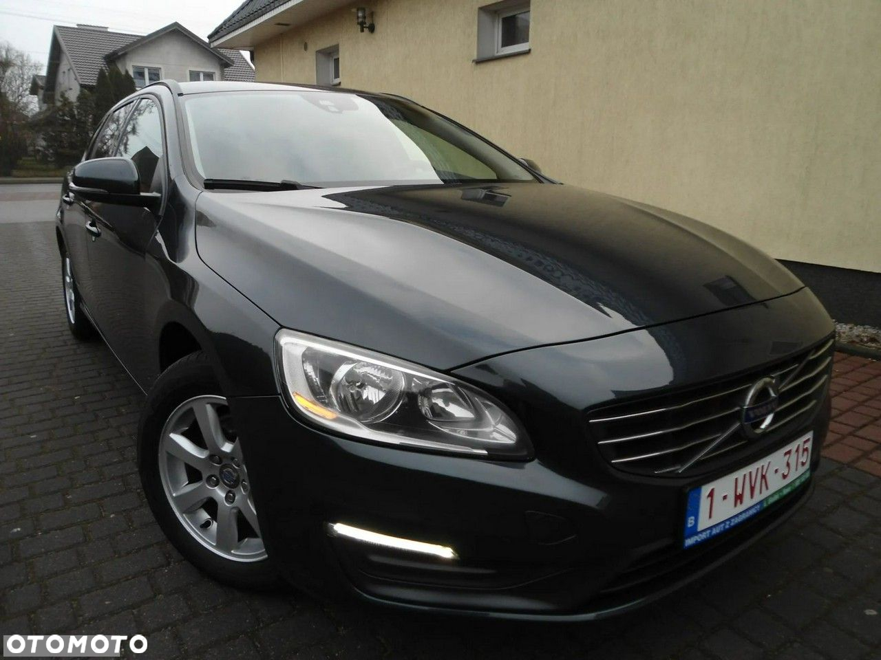 Volvo V60 D2 Momentum - 16