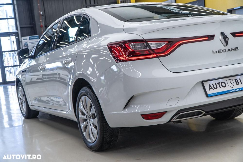 Renault Megane TCE 114 GPF Zen - 32