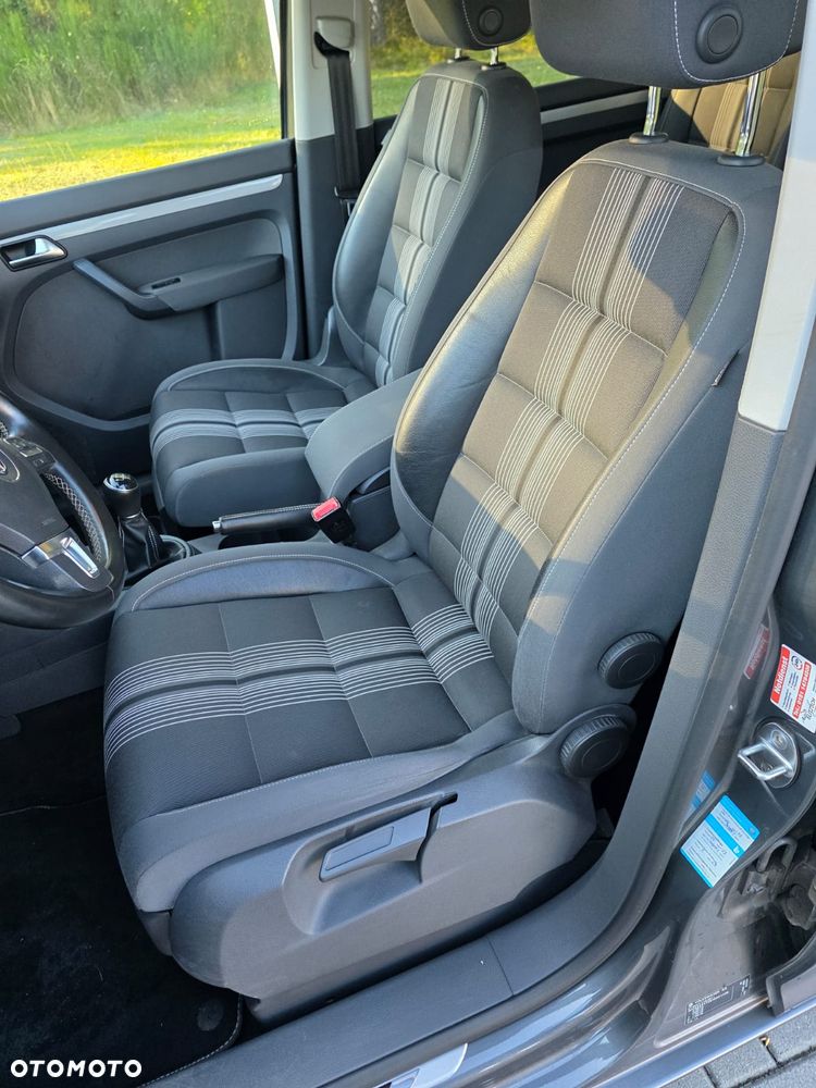 Volkswagen Touran 2.0 TDI DPF MATCH - 8