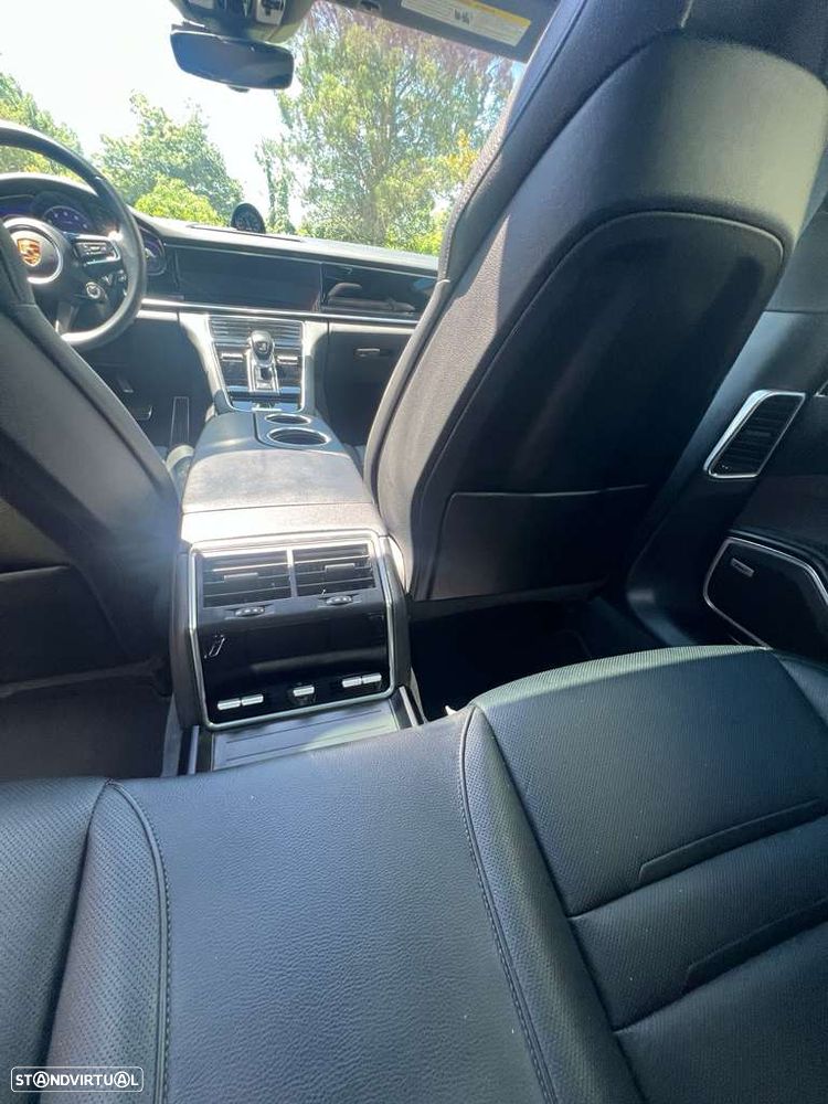 Porsche Panamera 4S E-Hybrid - 16
