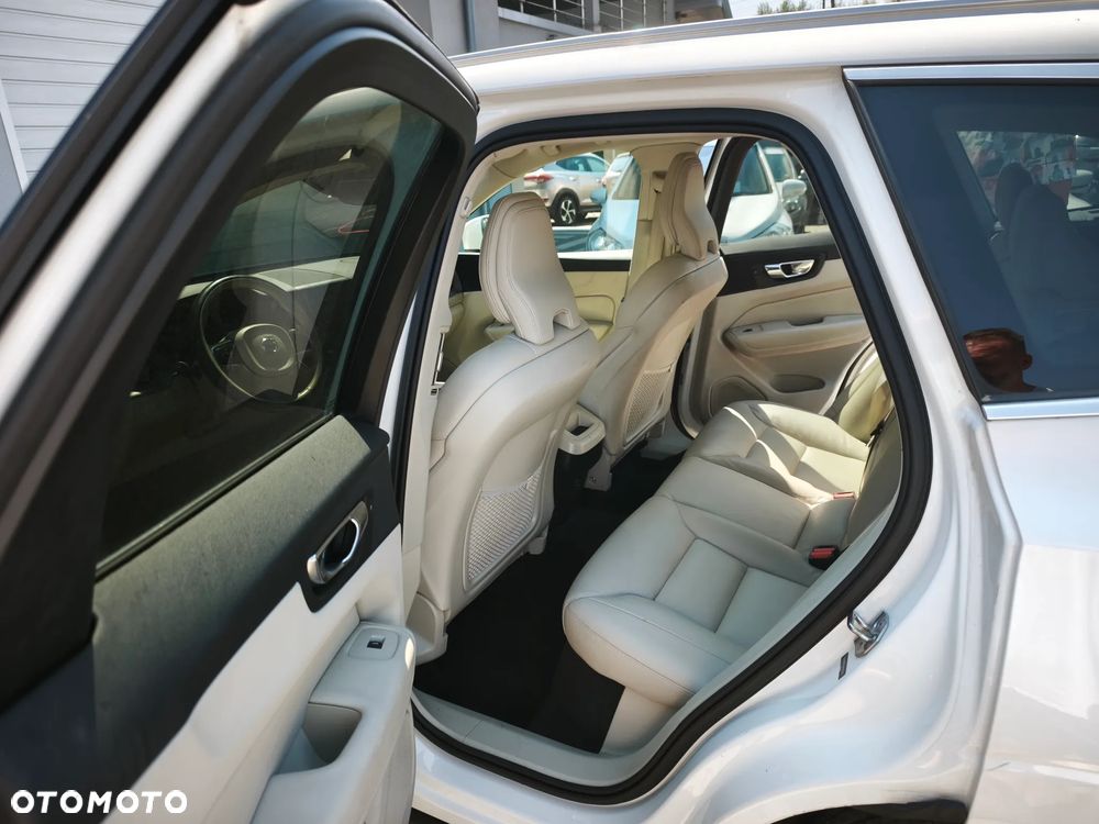 Volvo XC 90 T5 AWD Geartronic Momentum Pro - 8