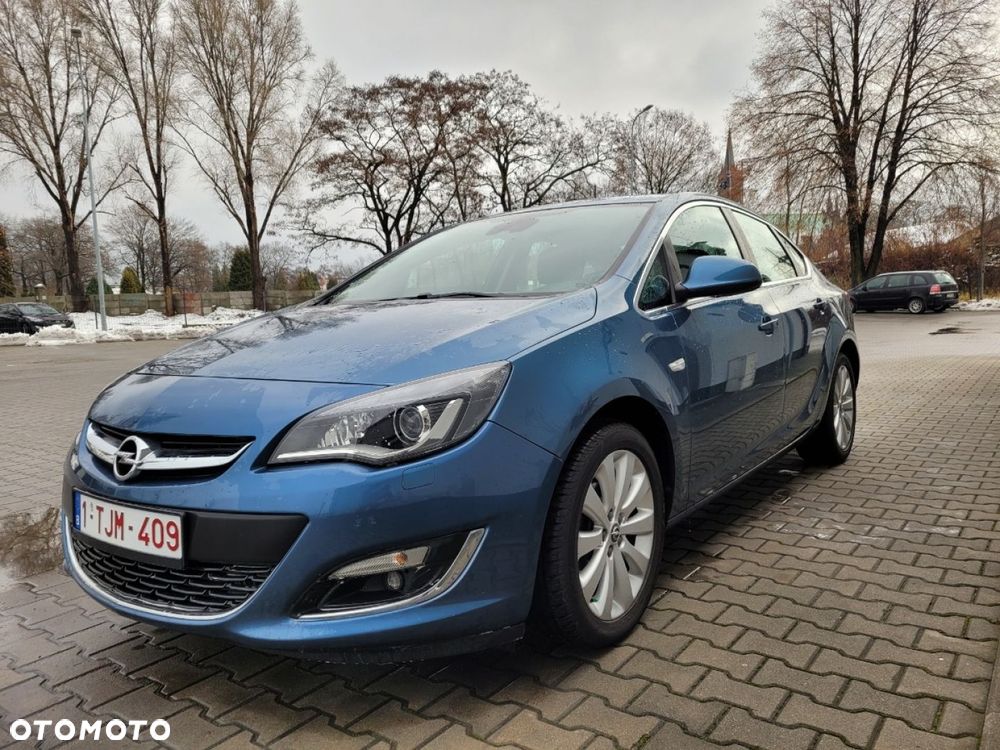 Opel Astra 1.4 Turbo Exklusiv - 1