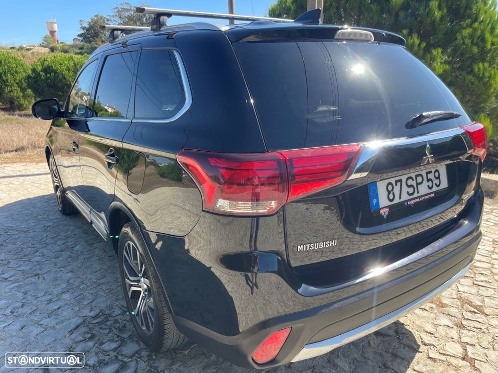 Mitsubishi Outlander 2.2 DI-D Instyle Navi - 13