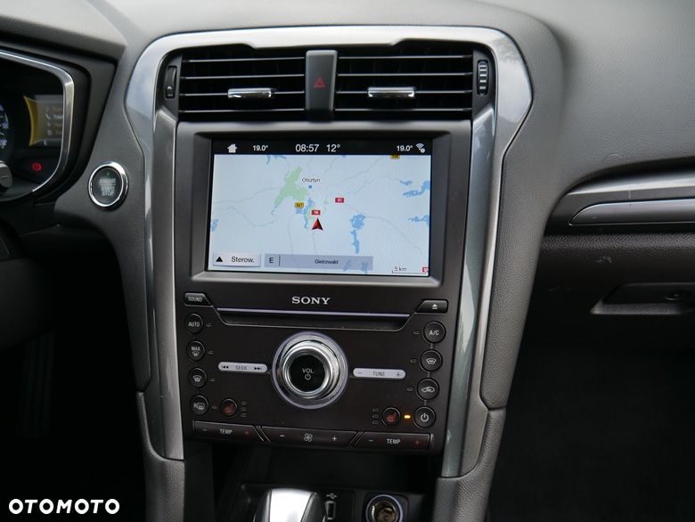 Ford Mondeo 2.0 Hybrid Titanium - 17