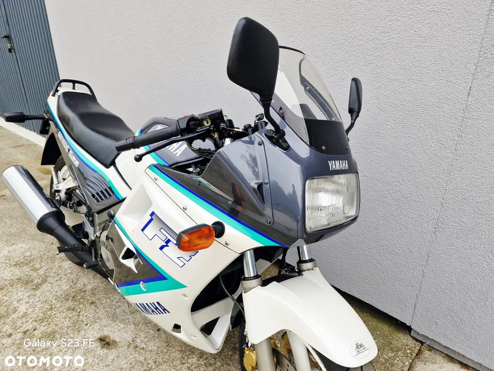 Yamaha FZ - 20