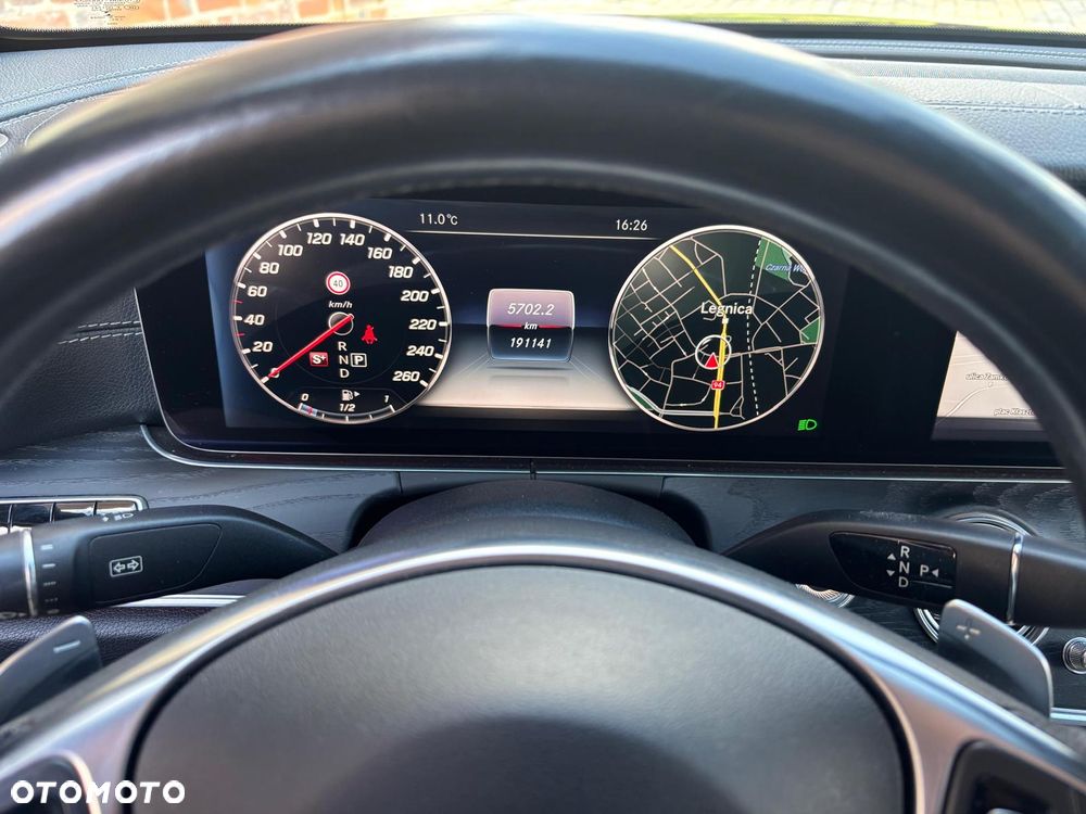 Mercedes-Benz Klasa E 220 d 4-Matic 9G-TRONIC - 38