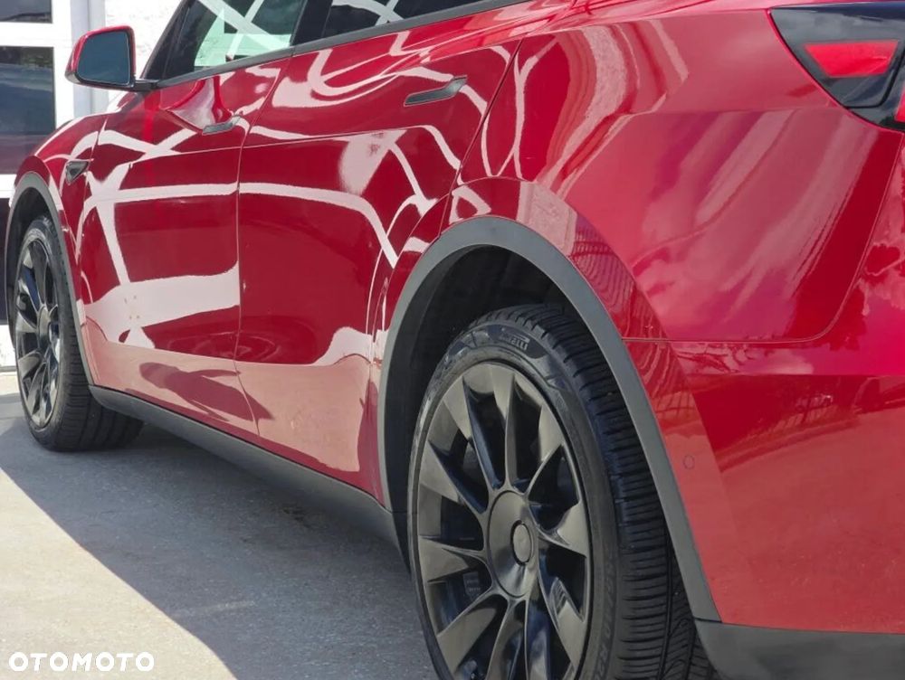 Tesla Model Y - 19