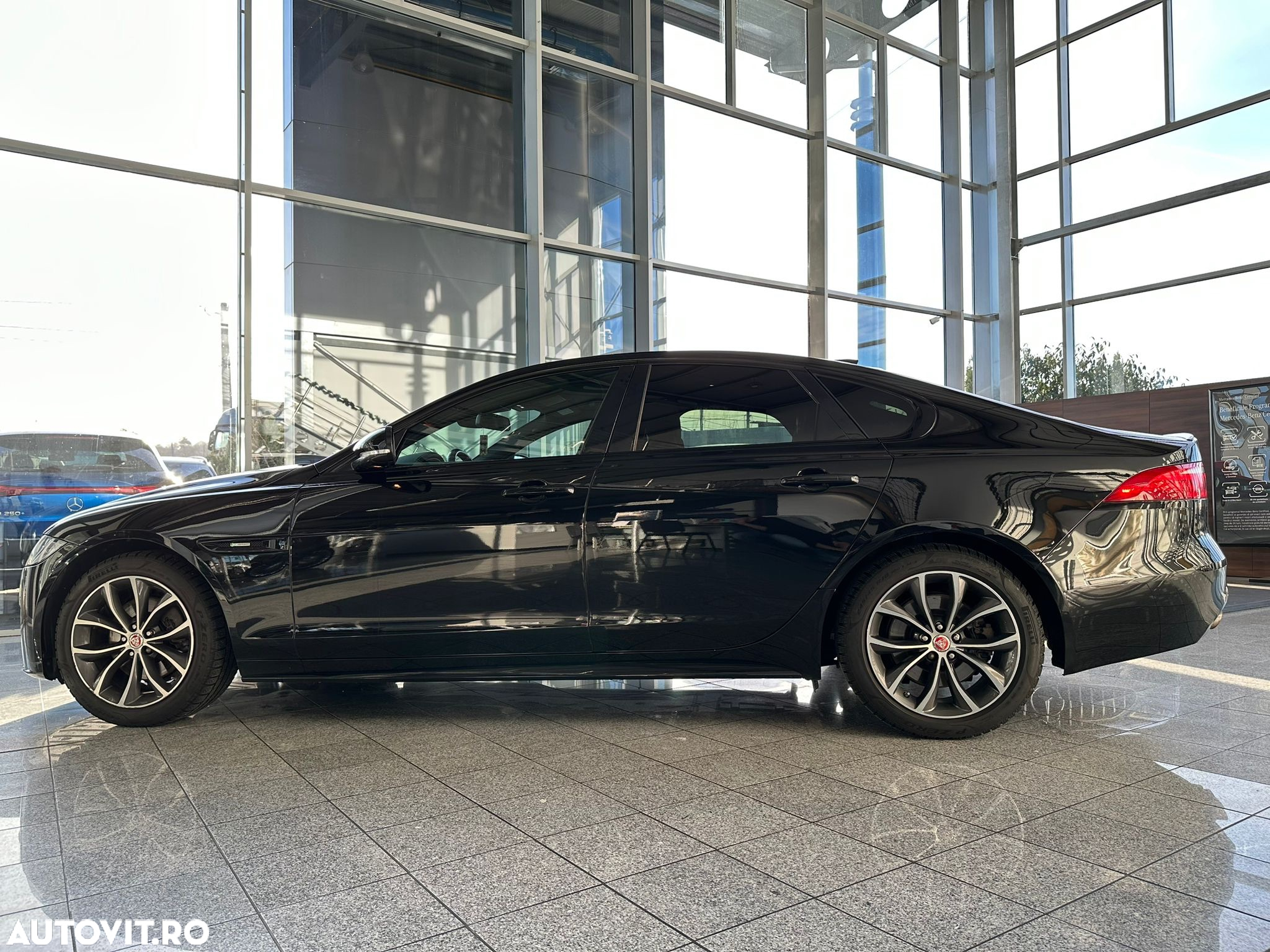 Jaguar XF 20d RWD R-Sport - 7