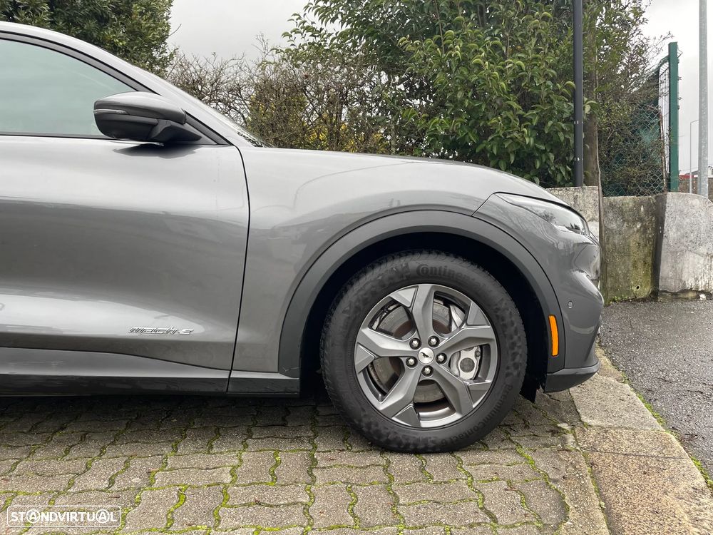 Ford Mustang Mach-E Standard - 11