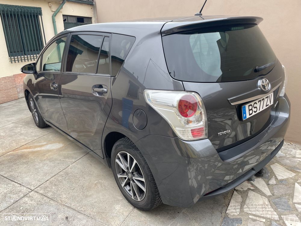 Toyota Verso 1.6 D-4D 5L S&S Comfort - 11
