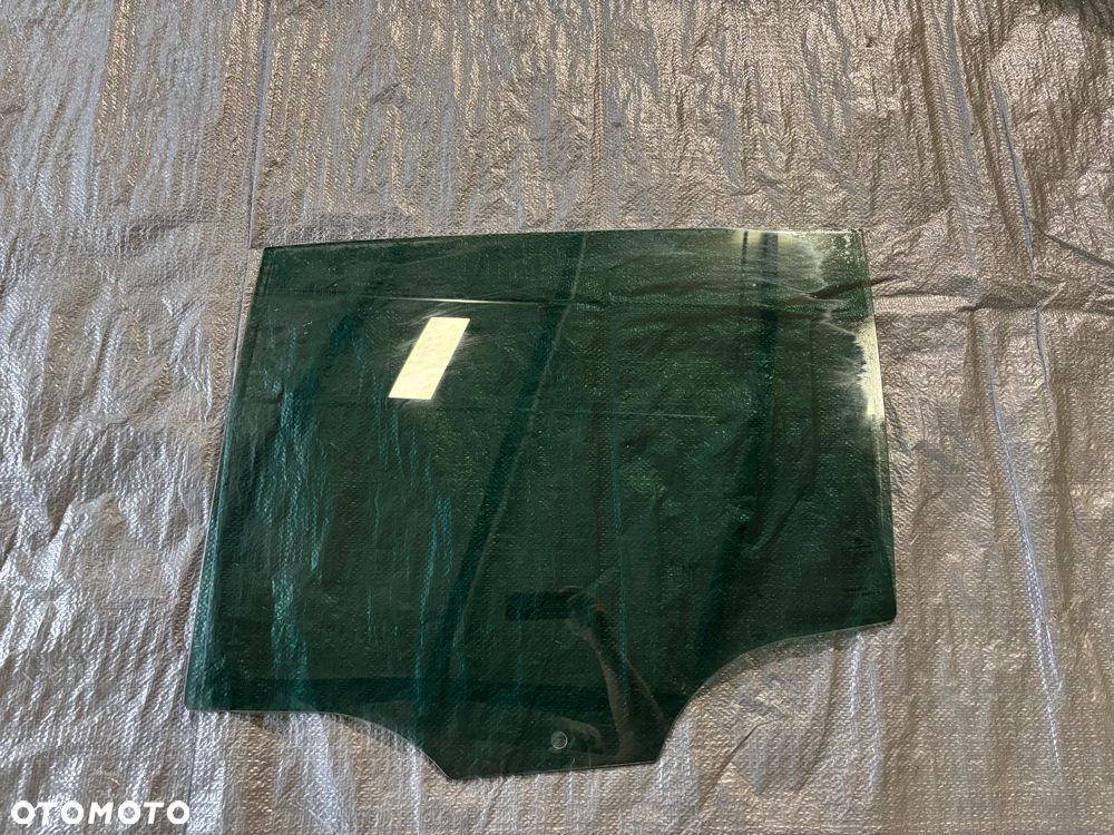 VW Golf VII szyba drzwi lewy tył 5G6845025A - 1