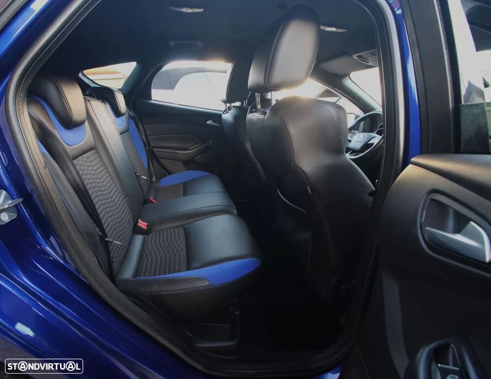 Ford Focus 2.0 EcoBoost ST - 23