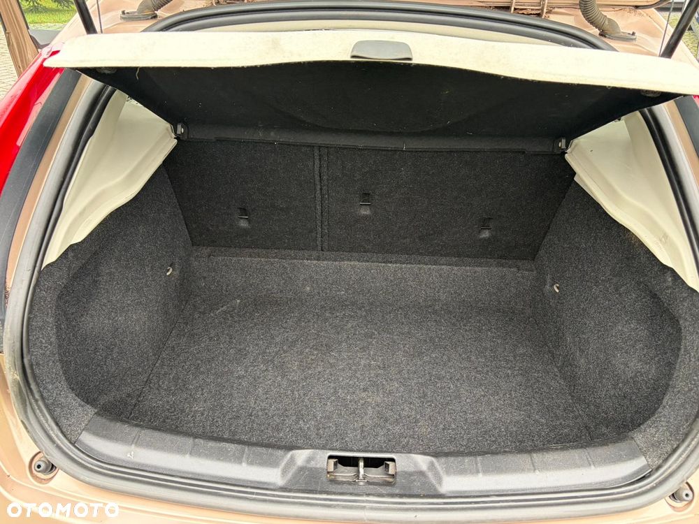 Volvo V40 D2 Summum - 25