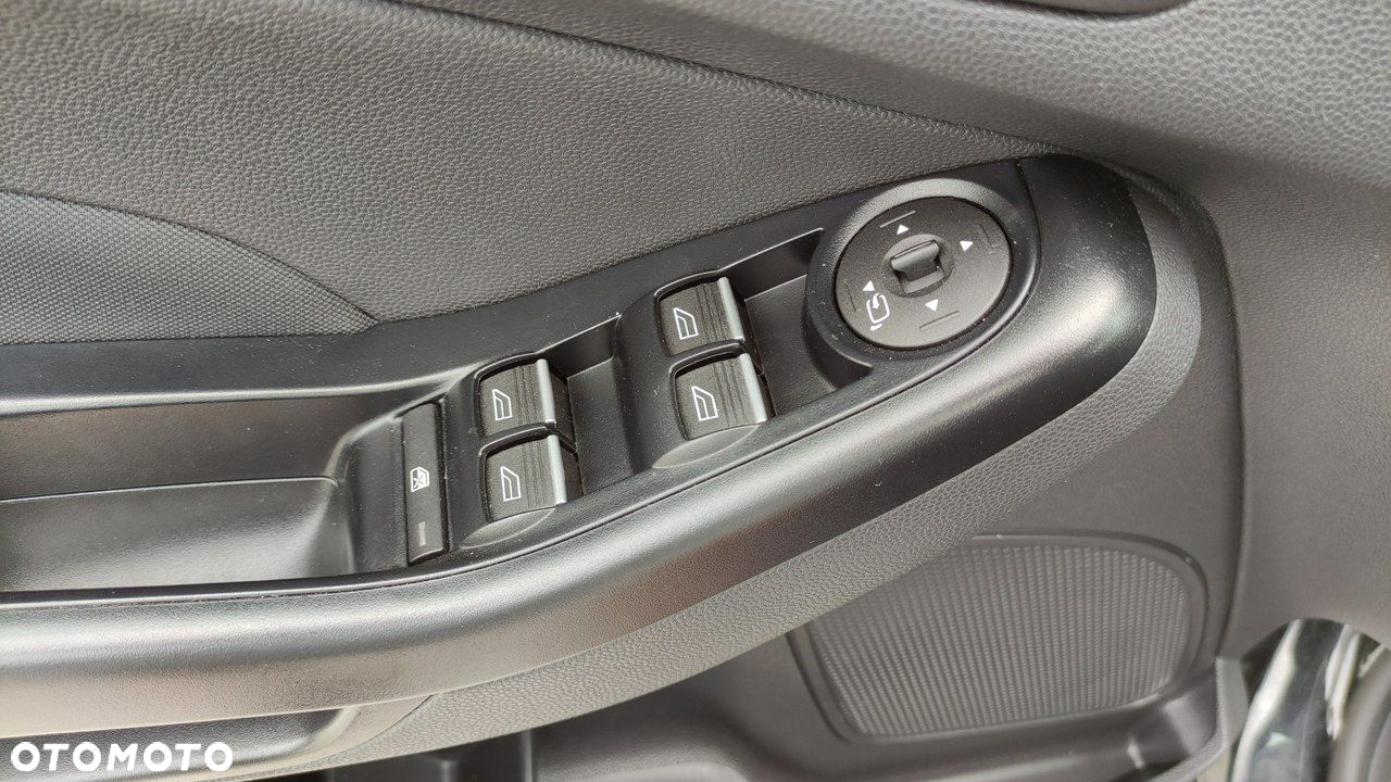 Ford Fiesta - 32