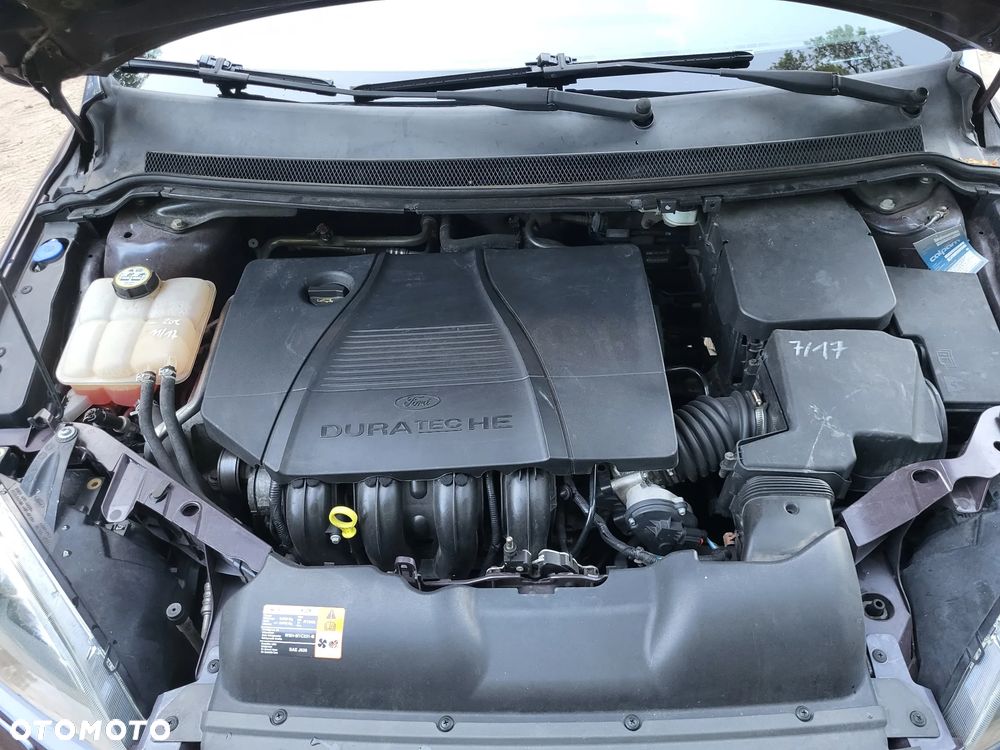 Ford Focus 2.0 16V Titanium - 9