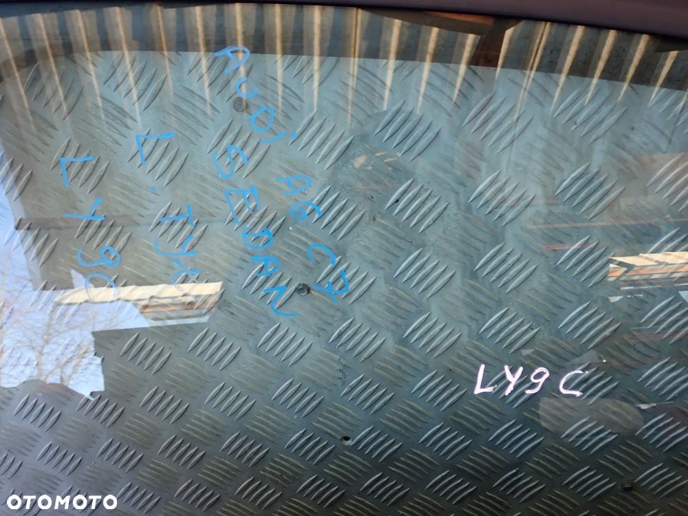 AUDI A6 C7 SEDAN KOD LAKIERU LY9C - ZDERZAK PRZÓD / TYŁ - DRZWI LEWY PRZÓD / TYŁ - MASKA - BŁTNIK LEWY / PRAWA - 23