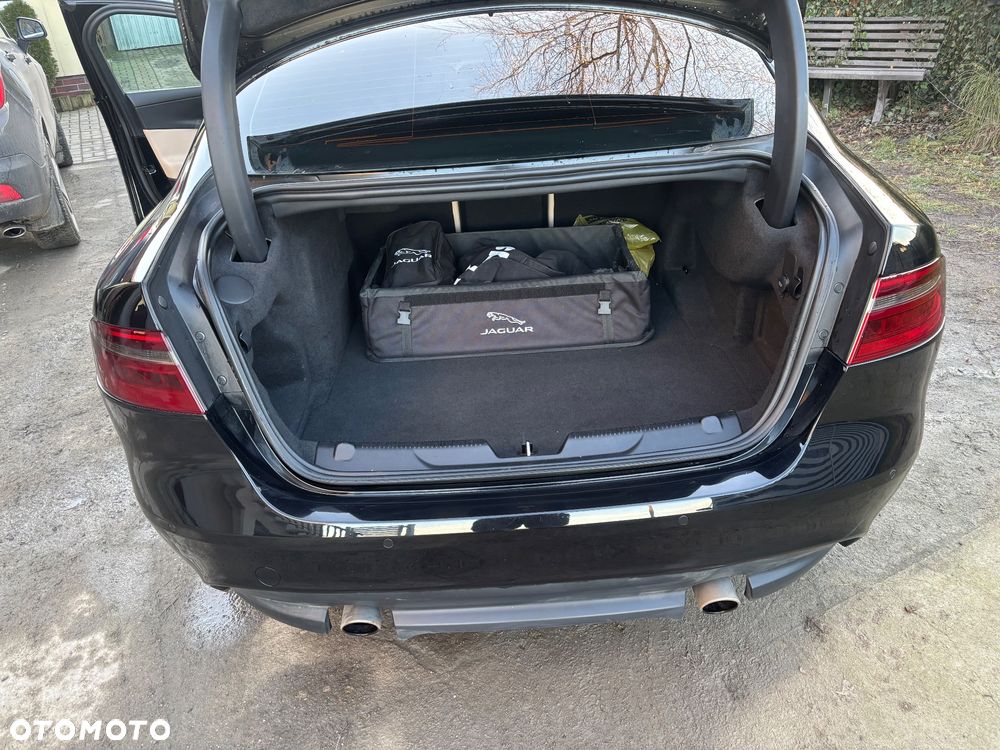 Jaguar XE 2.0 T AWD Prestige - 14