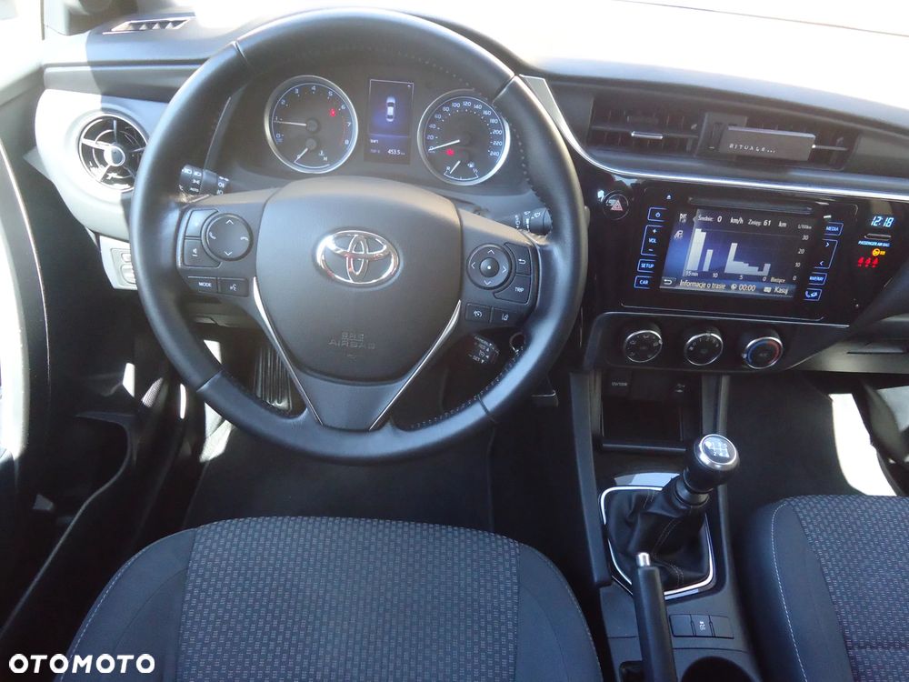 Toyota Corolla 1.6 Comfort - 16