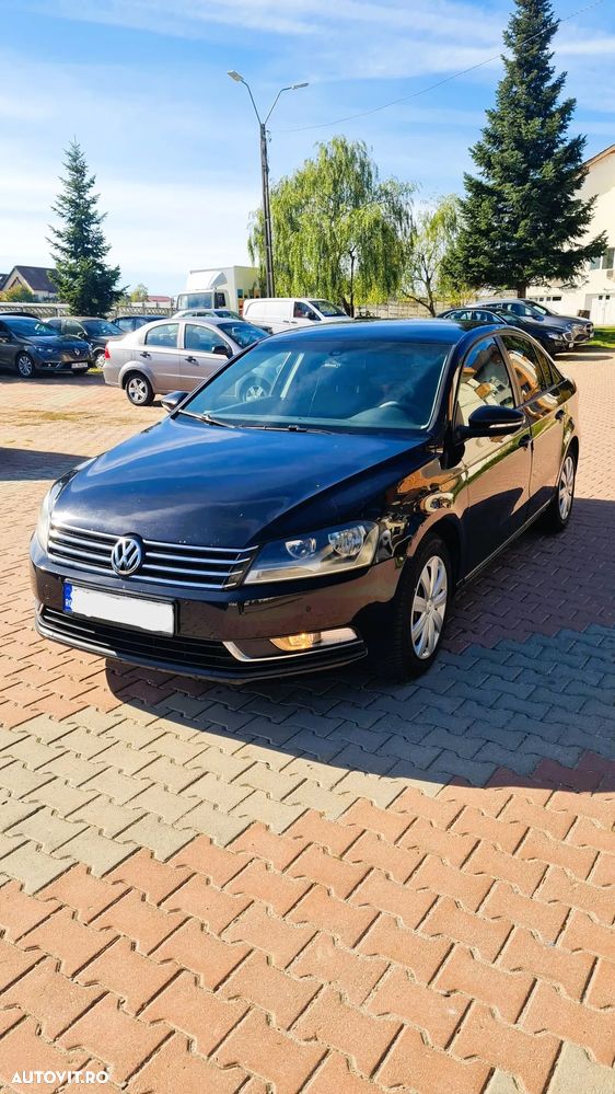 Volkswagen Passat - 1