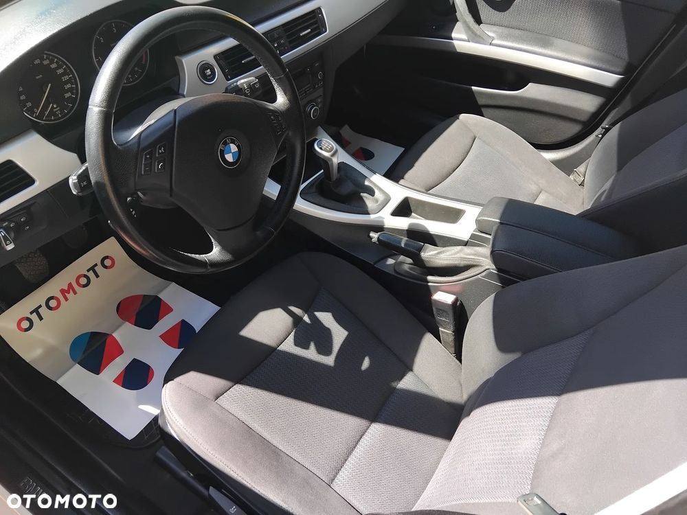 BMW Seria 3 320d - 17