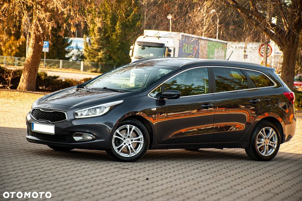 Kia Ceed - 13